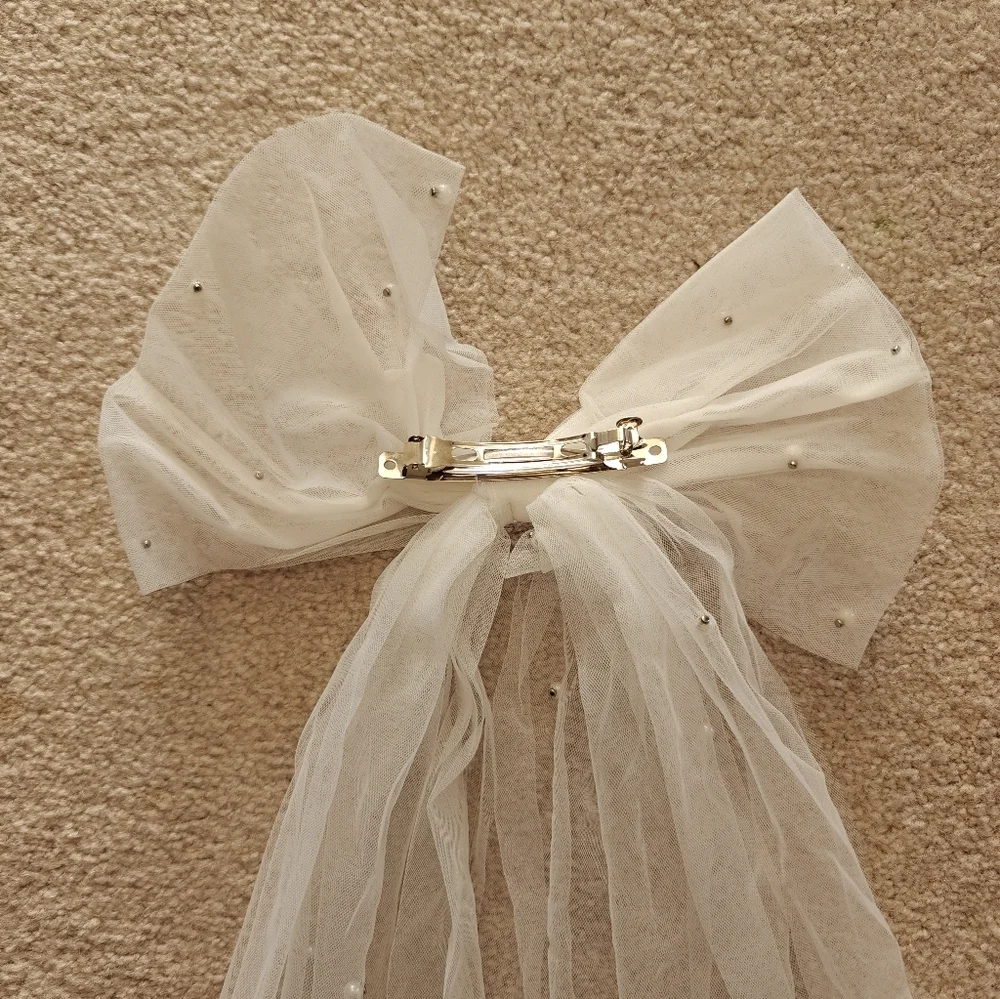 Bridal Hair Clip Pearl Bow - Picture 4 of 5
